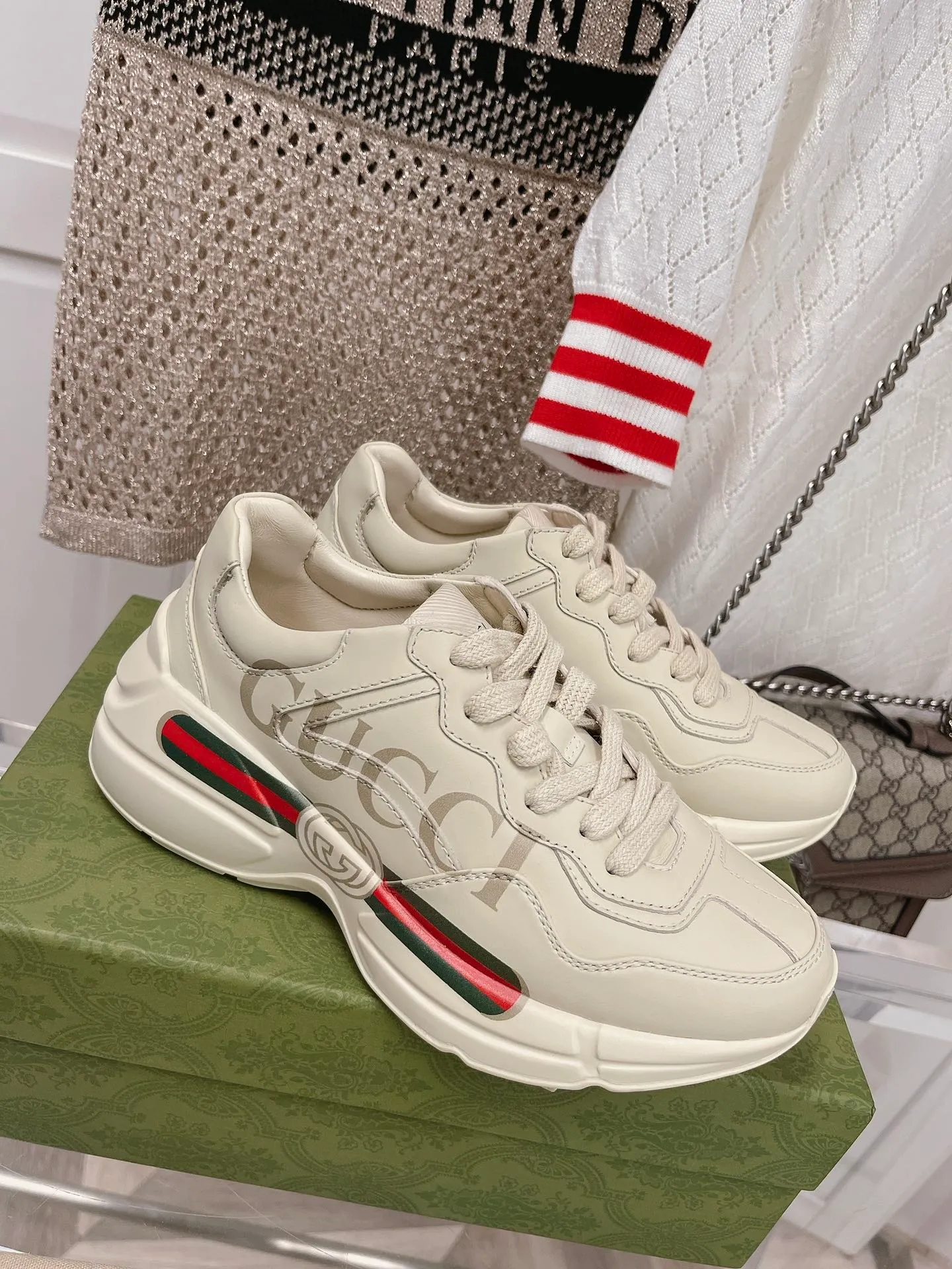 👟👟Ex-factory price 480👟👟 Women's shoes, women's clothing, upgraded version 2022 Gucci Gucci top version couples' dad shoes series is new! 🖤 ⚠GG couple’s dad shoes have been popular in recent years; new colors are updated constantly; Gucci has updated new colors in 2022, and our home and counters have new ones at the same time. This classic dad shoe has celebrities and Internet celebrities Anchors and others are sure to plant grass and call ❤ Classic fashion style, distressed leather surface, 5D drawing printing; mixed surface splicing colors, etc... Original customization (off-white eco-friendly cowhide, first layer of cowhide inside), original outsole... Shiny colorful drawings embellish the sides of the shoe body, old color rubbing, package production technology, 1:1 creation / only to make the best shoes. Size: Women’s 35-45